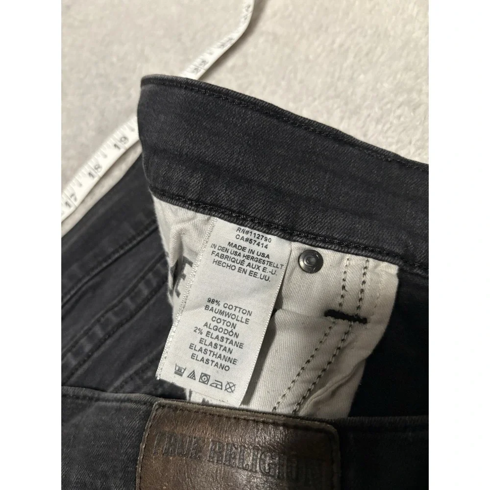 True Religion Ricky Relaxed Straight Shorts Size 42 Flap Pocket Distressed